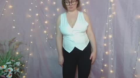Snapshot of zannadreil chatting on 04/21/26, 02:51 zannadreil online show from 04/21/26, 02:51