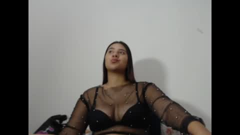 Snapshot of zaphiro__skye chatting on 06/15/26, 08:49 Skye online show from 06/15/26, 08:49