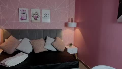 Snapshot of zara__sweet chatting on 05/25/26, 01:17 Zara Sweet online show from 05/25/26, 01:17