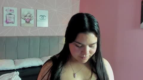 Snapshot of zara__sweet chatting on 05/29/26, 03:43 Zara Sweet online show from 05/29/26, 03:43