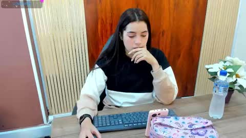 Snapshot of zara_andersson chatting on 09/22/25, 12:40 Zara online show from 09/22/25, 12:40