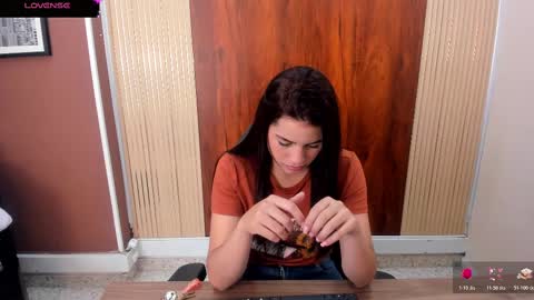 Snapshot of zara_andersson chatting on 10/21/25, 01:01 Zara online show from 10/21/25, 01:01