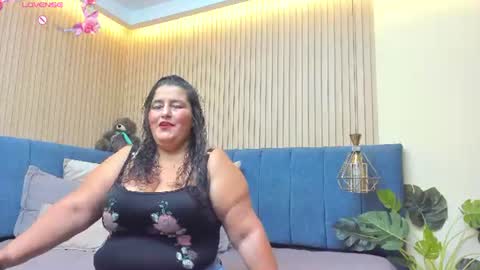 Snapshot of zara_milf_ chatting on 07/08/26, 12:20 zara online show from 07/08/26, 12:20
