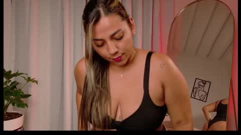 Zara Nova online show from 01/17/26, 01:21