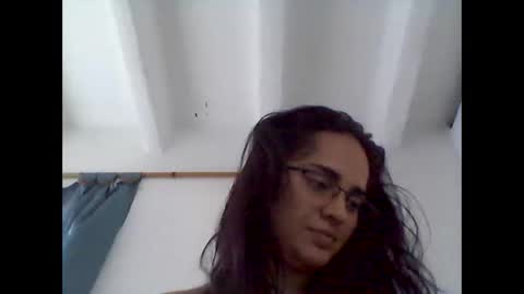 zaraa_lopez online show from 11/15/25, 12:45