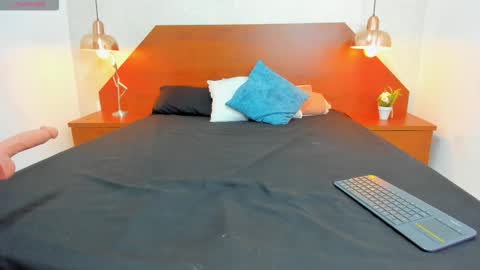 Zara  online show from 12/18/25, 12:11