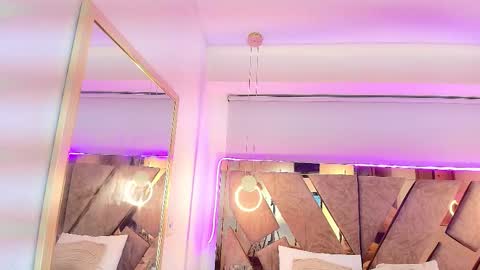 Zarah Andrews online show from 12/18/25, 12:11