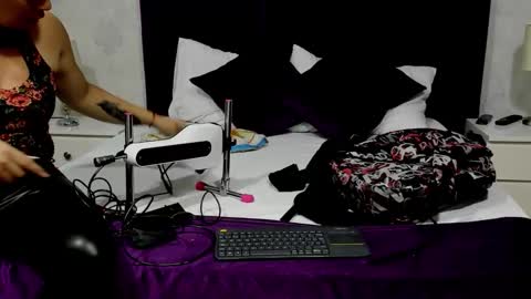 Zarah Andrews online show from 01/09/26, 12:19