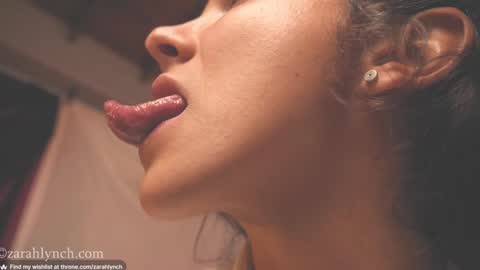 Snapshot of zarahlynch chatting on 12/17/24, 02:55 Miss Lynch Next show 2911 online show from 12/17/24, 02:55