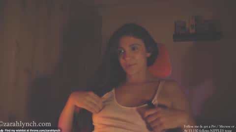 Snapshot of zarahlynch chatting on 02/05/25, 11:50 Miss Lynch Next show 2911 online show from 02/05/25, 11:50