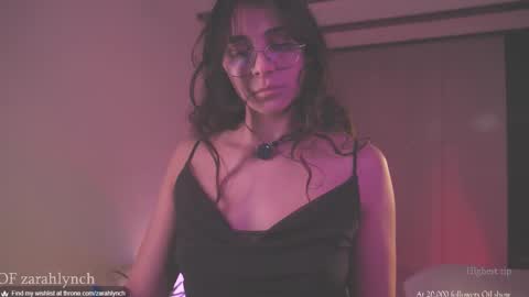 Snapshot of zarahlynch chatting on 10/27/25, 01:42 Miss Lynch Next show 2911 online show from 10/27/25, 01:42