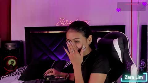 Snapshot of zaralim chatting on 10/17/25, 04:42 Zara Lim online show from 10/17/25, 04:42