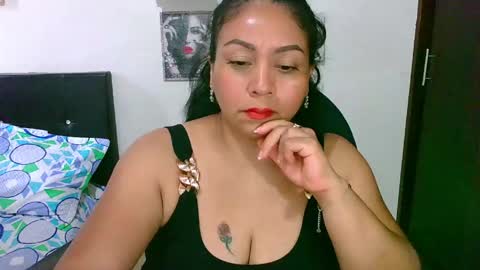 Snapshot of zaray_45bella chatting on 04/23/26, 09:17 zaray online show from 04/23/26, 09:17