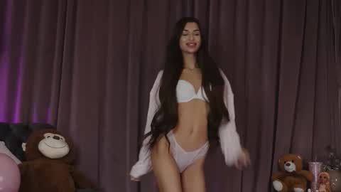 zariaavera online show from 02/05/26, 08:13