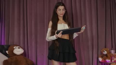 zariaavera online show from 03/17/26, 08:01