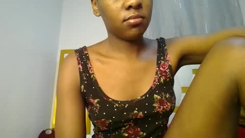 Snapshot of zariah011 chatting on 06/12/26, 09:25 zariah online show from 06/12/26, 09:25