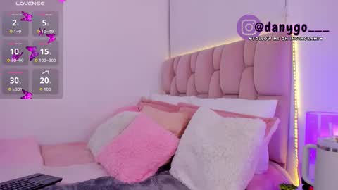 Zariana online show from 09/13/25, 11:37