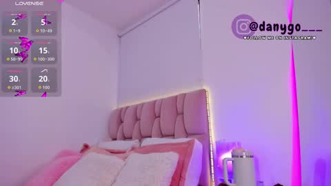 Zariana online show from 09/24/25, 10:13