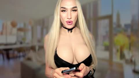 Snapshot of zarinastoun20 chatting on 02/02/25, 08:51 ZARINA online show from 02/02/25, 08:51