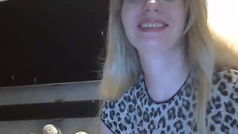 Zarina Swift online show from 11/29/25, 10:40