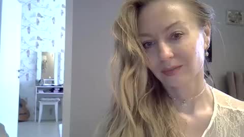 Snapshot of zarinaswift chatting on 05/27/26, 06:32 Zarina Swift online show from 05/27/26, 06:32