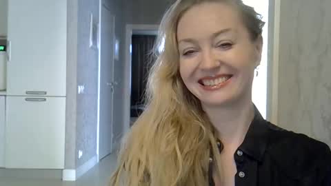 Snapshot of zarinaswift chatting on 06/01/26, 11:23 Zarina Swift online show from 06/01/26, 11:23
