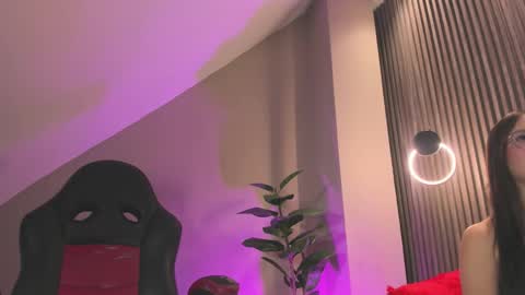 Snapshot of zary_saenz chatting on 11/08/25, 01:11 Zary online show from 11/08/25, 01:11