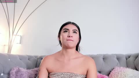  Zayda  online show from 12/31/24, 09:06