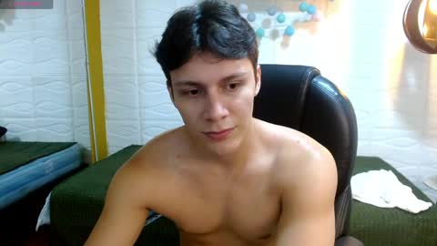 Snapshot of zayn_clausen chatting on 05/12/26, 05:54 zayn_clausen online show from 05/12/26, 05:54