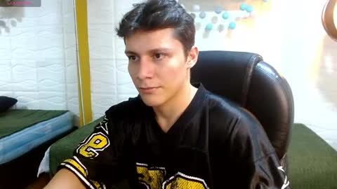 Snapshot of zayn_clausen chatting on 05/13/26, 06:38 zayn_clausen online show from 05/13/26, 06:38