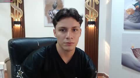 Snapshot of zayn_clausen chatting on 05/29/26, 05:22 zayn_clausen online show from 05/29/26, 05:22