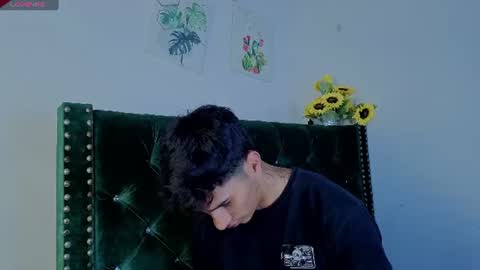 Snapshot of zaynmoretti chatting on 06/23/26, 07:56 zaynmoretti online show from 06/23/26, 07:56