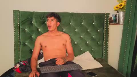 Snapshot of zaynmoretti chatting on 06/29/26, 04:51 zaynmoretti online show from 06/29/26, 04:51