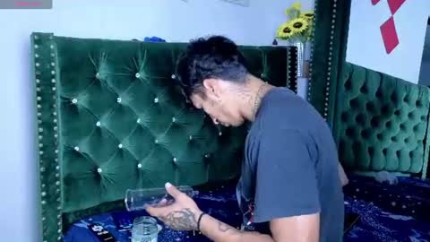 Snapshot of zaynmoretti chatting on 07/12/26, 03:30 zaynmoretti online show from 07/12/26, 03:30