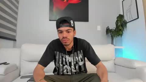 zaynshadow_ online show from 10/23/25, 12:26