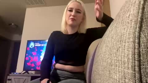 Snapshot of zazawild chatting on 11/14/25, 11:31 zazawild online show from 11/14/25, 11:31