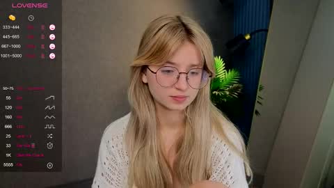 Snapshot of zegoi chatting on 10/15/25, 01:33 Avi online show from 10/15/25, 01:33