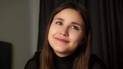 Emilia online show from 09/22/25, 12:34