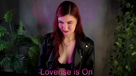 Emilia online show from 04/28/26, 12:43