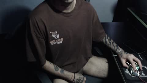 Snapshot of zeldrissss chatting on 01/07/25, 02:19 Zeldris online show from 01/07/25, 02:19