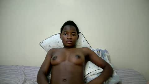 Snapshot of zellah chatting on 02/18/26, 04:25 zellah online show from 02/18/26, 04:25