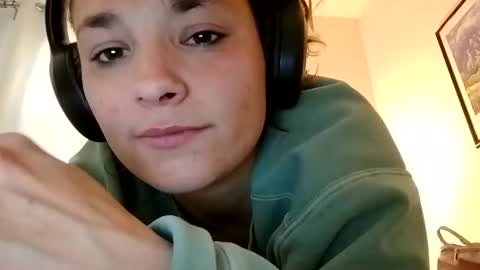 Snapshot of zellelajay2009 chatting on 02/13/25, 03:56 KENDAL Kaylee online show from 02/13/25, 03:56