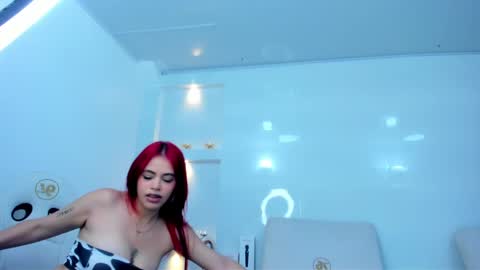 Zenda Evans online show from 10/10/25, 04:33