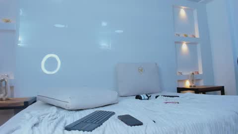 Zenda Evans online show from 03/21/26, 08:19