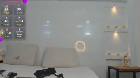 Snapshot of zenda_evans chatting on 07/20/26, 04:05 Zenda Evans online show from 07/20/26, 04:05