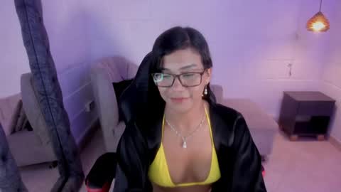 Snapshot of zendaya_dl chatting on 05/25/26, 05:52 Luciana online show from 05/25/26, 05:52