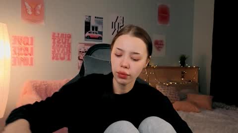 Snapshot of zeneexe chatting on 03/04/26, 07:53 Lara online show from 03/04/26, 07:53