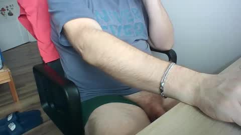 Snapshot of zenlem chatting on 04/14/26, 08:31 zenlem online show from 04/14/26, 08:31