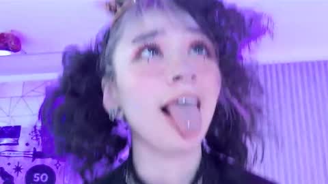    online show from 12/19/25, 03:19