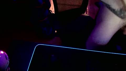 Snapshot of zerces111 chatting on 12/24/24, 02:21 Zerces online show from 12/24/24, 02:21